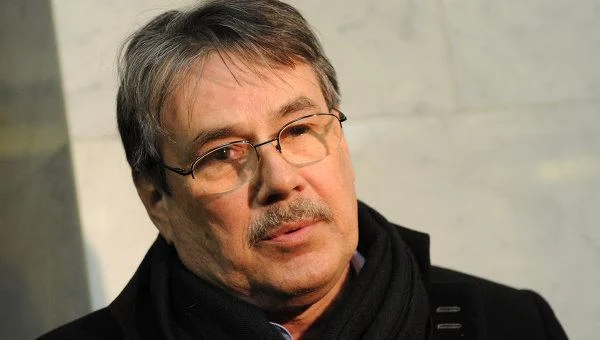 Aur Sunao - Pavel Chukhray, West Russian film director and screenwriter