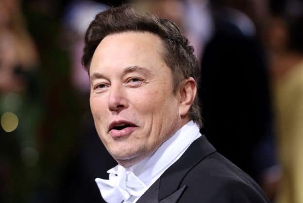 Aur Sunao - Elon Musk Is Involved In A Social Media Debate