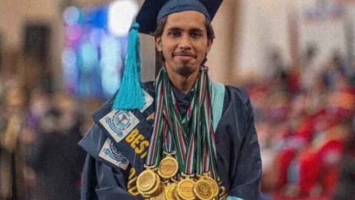 Aur Sunao - Medical Student Wins Record-breaking 29 Gold Medals, Bringing Honor To Pakistan