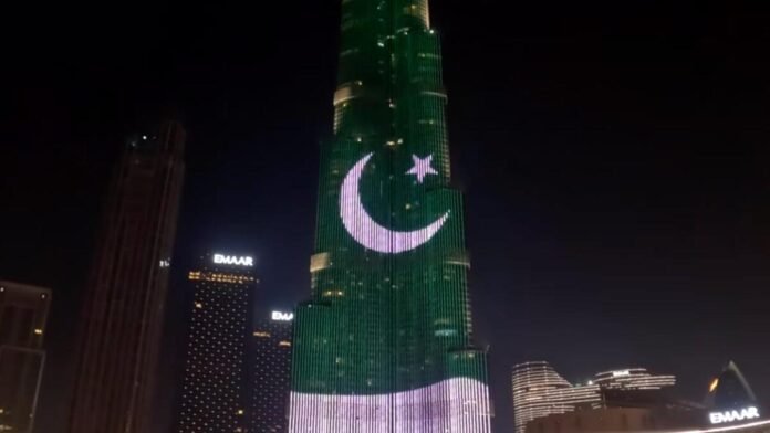 Aur Sunao - Finally! Pakistani Flag Displayed At Burj Khalifa One Day After No-Show
